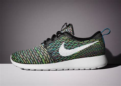 Wmns Roshe Run Flyknit 'Multicolor' 